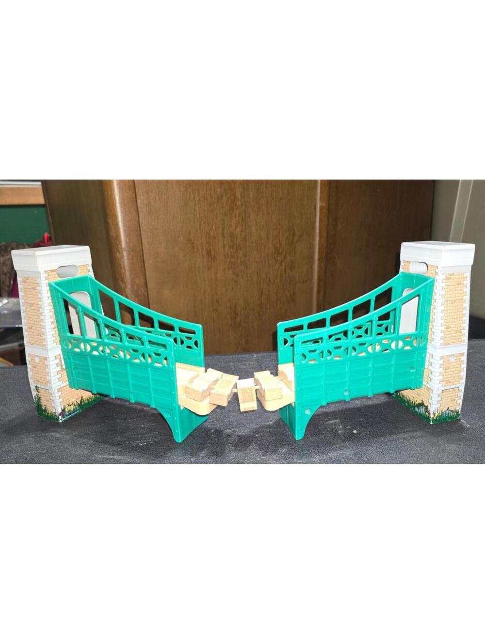 Q111 Thomas & Friends Wooden Railway Expanding Wacky